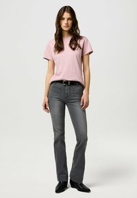 Wrangler FLARE - Zvonové džínsy - frosted fronts