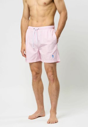Rosa und weiße gestreifte Badehose mit elastischem Bund, Kordelzug, seitlichen Taschen und einem blauen Logo am unteren linken Oberschenkel.