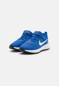 Nike Performance NIKE REVOLUTION 6 (PSV) - Sapatos para corrida em estrada - game royal/white/black