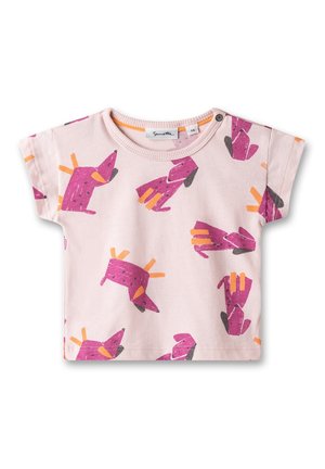 Chemise rose bébé à manches courtes avec illustrations abstraites de chiens violets et orange, et un bouton pression près de l'encolure ronde.