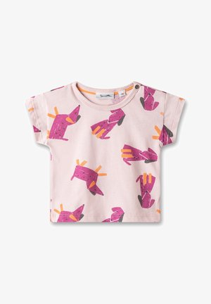 Babypink shirt met korte mouwen en abstracte paarse en oranje hondenillustraties, voorzien van een drukknoopje bij de ronde halslijn.
