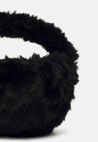 PARFOIS CROSSBODY BAG SALLY  - Kézitáska - black