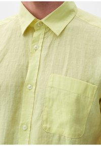 s.Oliver KURZARM - Overhemd - limettengrün