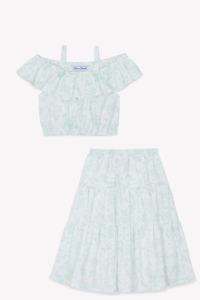 Top cropped de um ombro só com decote com babados e saia em camadas combinando. Estampa floral em menta suave em tecido leve e fluido.