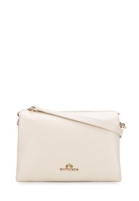 Krémová kožená crossbody taška s texturovaným povrchem, dlouhým popruhem, zlatým kováním a logem vyraženým na přední straně.