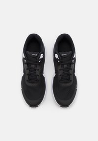 Nike Performance Scarpe da corsa su strada - black