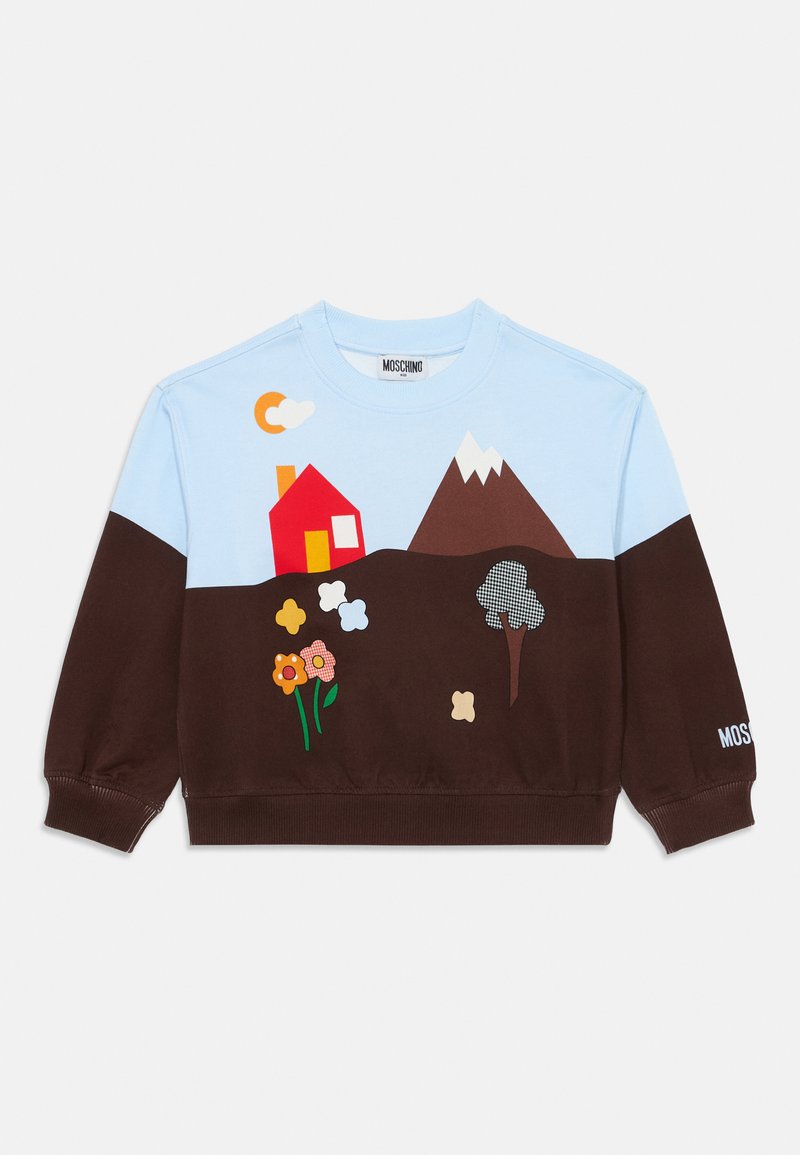 Färggad sweatshirt med blå och bruna paneler, prydd med applikationsdesign av ett rött hus, berg, blommor och moln. Ribbad mudd.