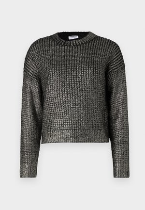 Svart og sølv metallisk teksturert strikkegenser med lange ermer og rund hals, vist mot en hvit bakgrunn.
