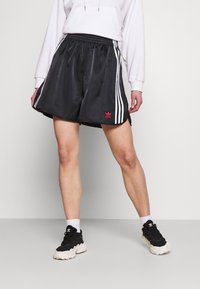 adidas Originals Träningsbyxor - black