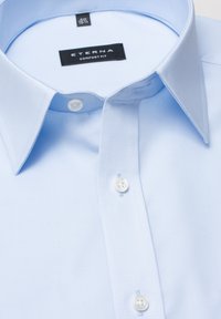 Eterna UNIFARBENES POPELINE KURZARMHEMD - COMFORT FIT - Businesshemd - hellblau