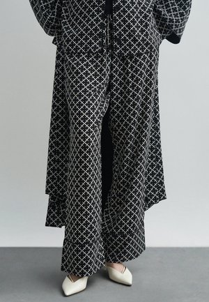 AMELIANO - Παντελόνι - black