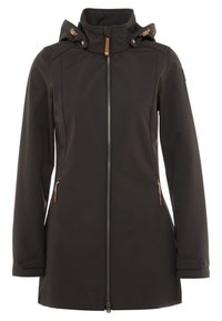 Chaqueta de softshell negra con cierre de cremallera, capucha ajustable, dos bolsillos laterales y detalles en color marrón claro en el hardware y los puños. Material suave y resistente al agua.