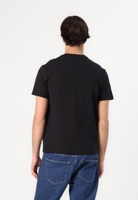 Thumbnail Image 3