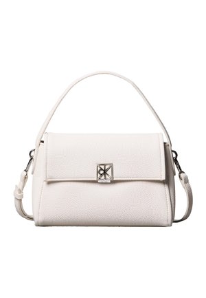 Λευκή τσάντα από δερμάτινη υφή, με πάνω λαβή, κλείσιμο με πτερύγιο, ασημί τετράγωνο λογότυπο και αποσπώμενο ιμάντα ώμου.
