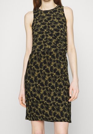 Robe noire sans manches avec un motif de feuilles de palmier vertes, en tissu léger, présentant une coupe ajustée et un ourlet arrivant au genou.