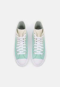 Converse CHUCK TAYLOR ALL STAR MOVE OMBRÉ PLATFORM - Høye joggesko - egret/light dew/white