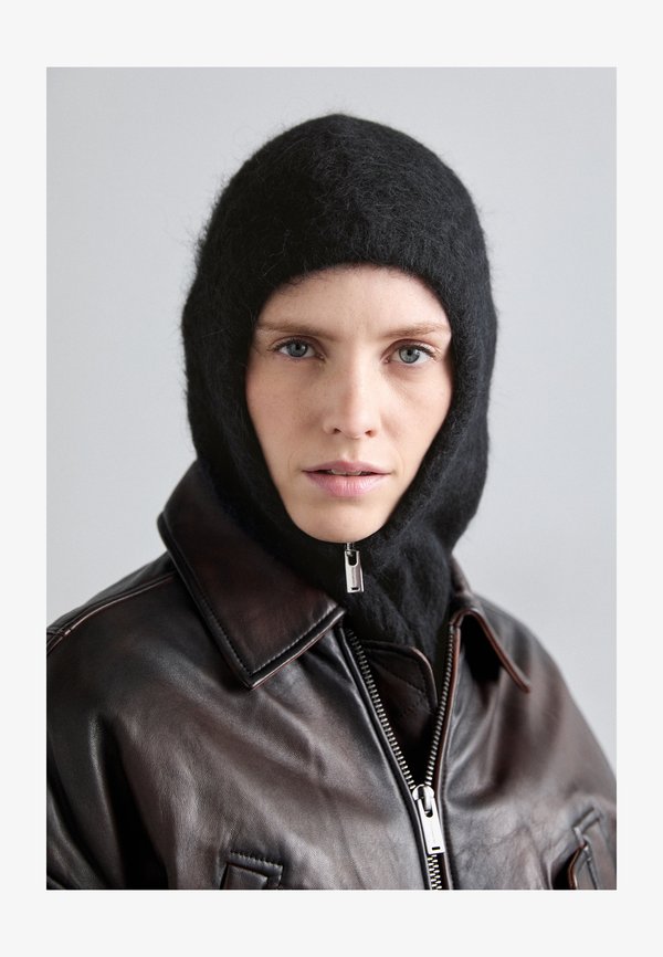 BALL FLUFFY BALACLAVA UNISEX - Beanie