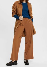 Esprit Sweter