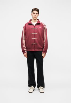 Poradie 3: adidas Originals - Letná bunda