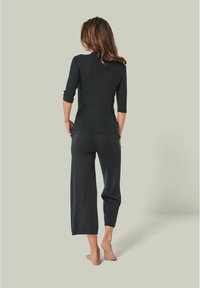 YOU LOOK PERFECT MERINO WOLLE LOUNGEWEAR SET 2 TEILIG - Nachtwäsche Set - black