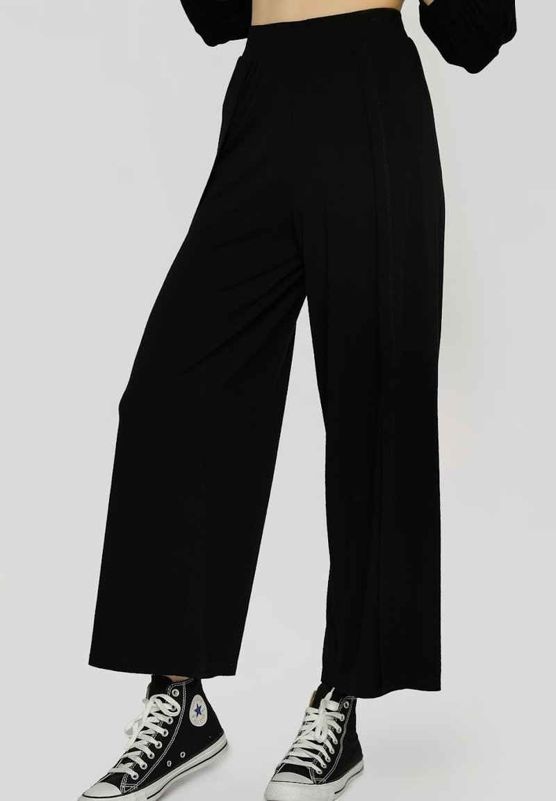 Madnezz House NAOS - Kalhoty - black