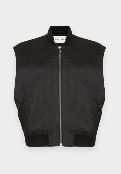 Jacket preto sem mangas em tecido liso, com gola alta, fecho frontal em zip e bainha e aberturas das mangas caneladas. Inclui dois bolsos laterais.