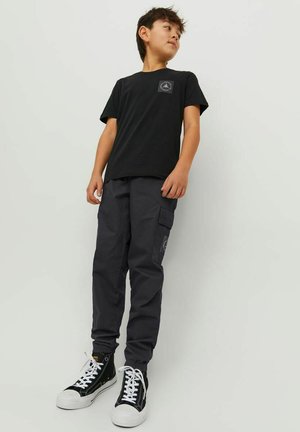 IBP442 Matte Black Cargo Joggers