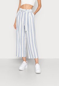 ONLY ONLCARO BLEND BELT CULOTTE  - Calças - cloud dancer gray
