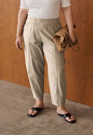 Kaffe Curve KCNANA BARREL - Pantalon classique - brindle