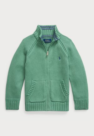 Cardigã malha verde com zipper, tecido texturizado, golas e punhos canelados, dois bolsos frontais e um pequeno logo bordado no peito.