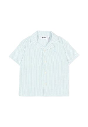 Camicia a maniche corte con bottoni, a righe verticali azzurro chiaro e bianco e piccolo colletto, con etichetta "Molo" all'interno della scollatura.