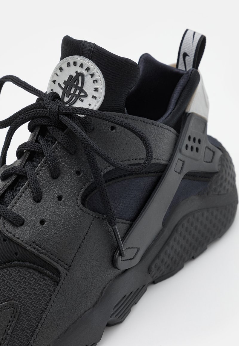 Jachtluipaard roestvrij Drastisch Nike Sportswear AIR HUARACHE TU - Sneakers laag - black/metallic silver/zwart  - Zalando.nl