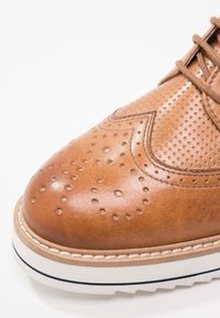 Pier One Derbies - cognac