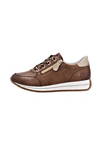 Sneaker en cuir marron avec une semelle intermédiaire blanche, des accents beiges, une languette texturée et un détail de fermeture éclair doré décoratif sur le côté.