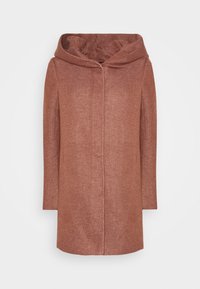 Cappotto lungo con cappuccio in un colore ruggine testurizzato. Presenta un taglio dritto con apertura frontale, senza chiusure visibili, e un aspetto di tessuto morbido.