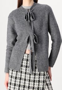 JDY Chaqueta de punto - mottled dark grey