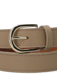 Beiger Ledergürtel mit glatter Textur und einer goldfarbenen Metallschließe. Merkmale ein minimalistisches Design und eine einhakenverstellbare Schnalle.
