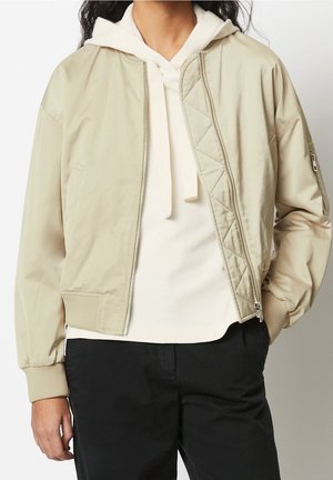 Kurtka Bomber