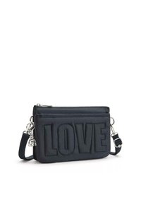 Borsa a tracolla nera in nylon con un design in rilievo "LOVE" sulla parte frontale, hardware argentato e tracolla regolabile. Finitura strutturata.