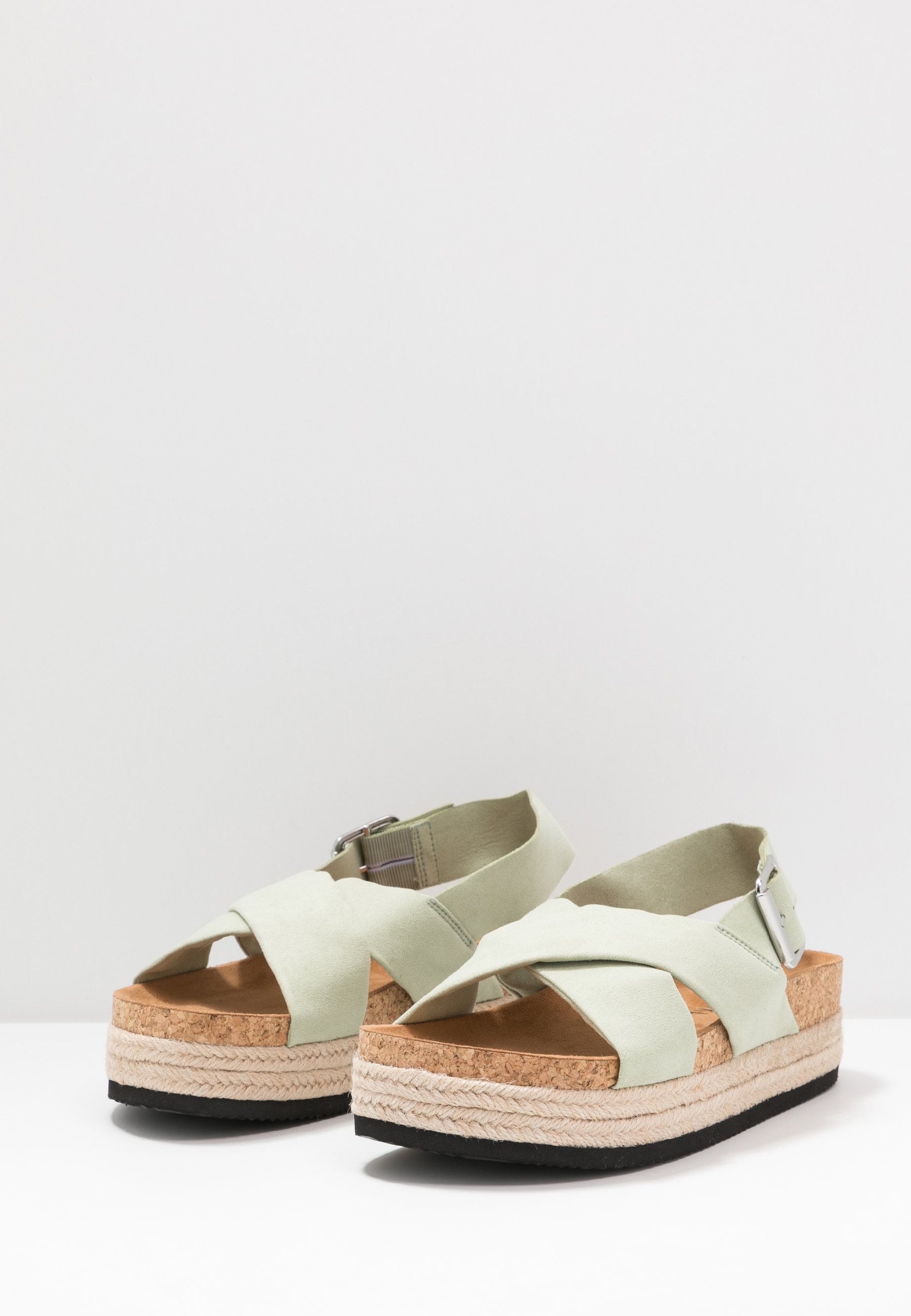 JANNIKE Platåsandaletter sage JANNIKE Platåsandaletter sage