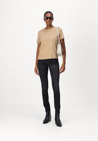 GANT SHIELD - T-shirt basic - caramel beige