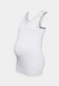 Camisola branca sem mangas projetada para a maternidade, com renda nas alças, forma ajustada e tecido macio para conforto e elasticidade.