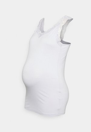 Camisola branca sem mangas projetada para a maternidade, com renda nas alças, forma ajustada e tecido macio para conforto e elasticidade.