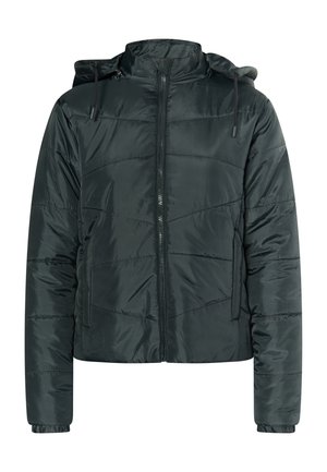 Tume roheline vatijope, millel on tõmblukk, reguleeritav kapuuts ja elastsed varrukad. Omab diagonaalõmblusi, mis lisavad tekstuuri.