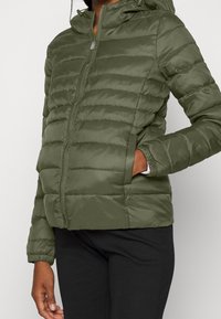 ONLY MATERNITY Overgangsjakke - dark green