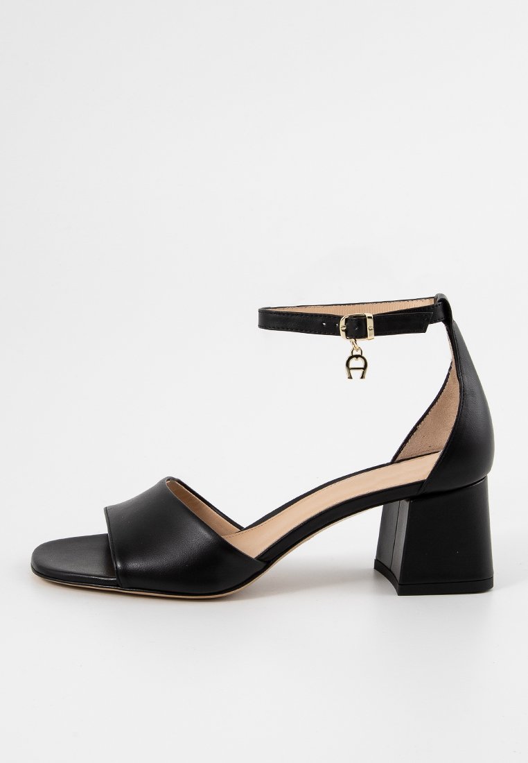 aigner Sandalen zwart