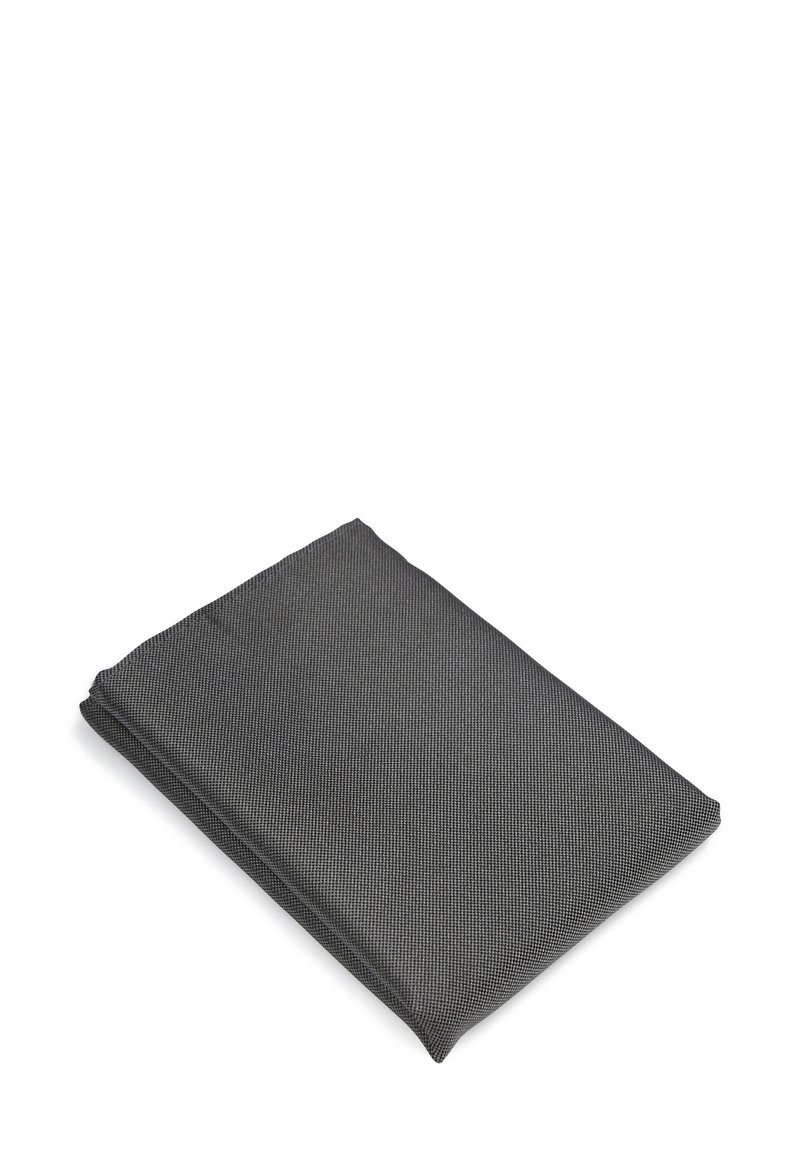 Grijs gevouwen stof met een textuur oppervlak en subtiel patroon, met schone randen en een rechthoekige vorm. Ideaal voor verschillende toepassingen.