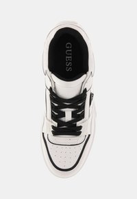 Guess - Sneakersy niskie