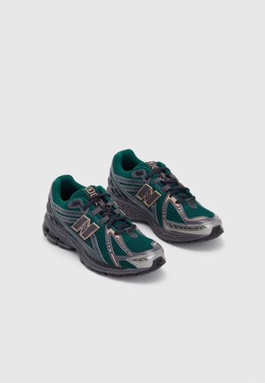 New Balance, Baskets basses - green