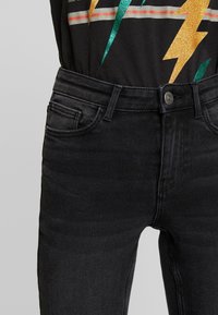 Pieces Vaqueros pitillo - black